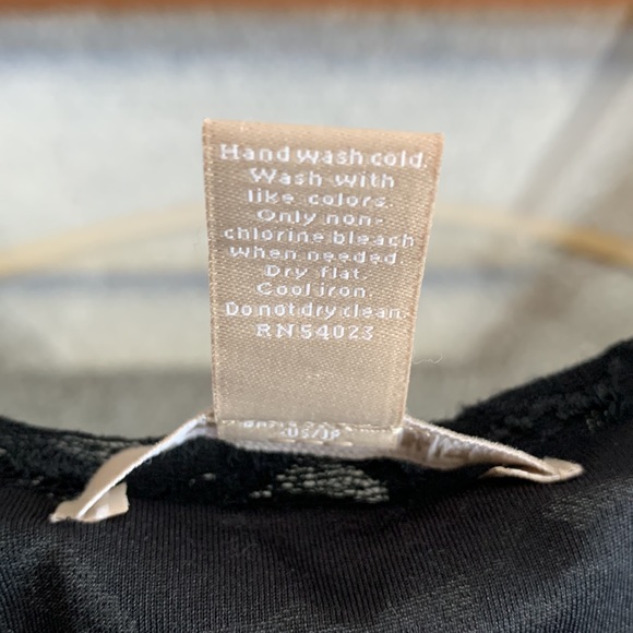 Banana Republic Lace Top - Picture 5 of 13